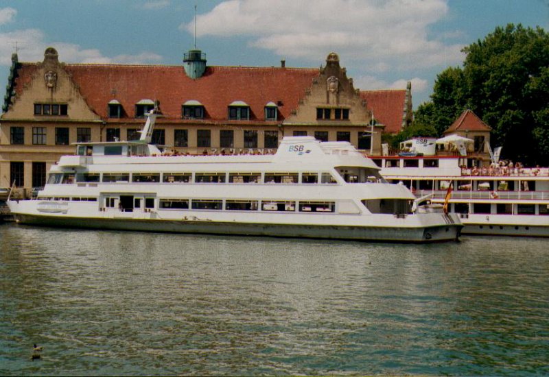 Motorschiff Graf Zeppelin im Hafen Lindau am 20. Juli 2000