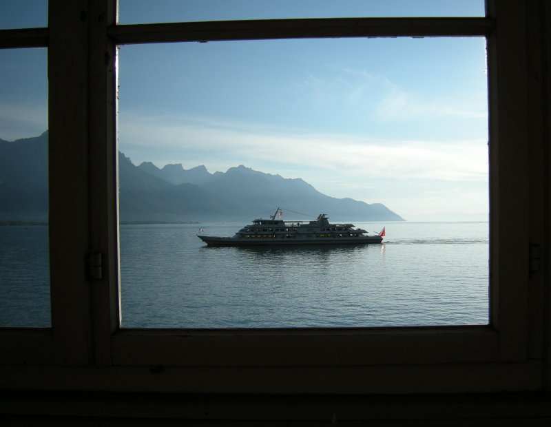 MS Lausanne auf dem Lac Lman beim Chteau de Chillon. Juli 2008 