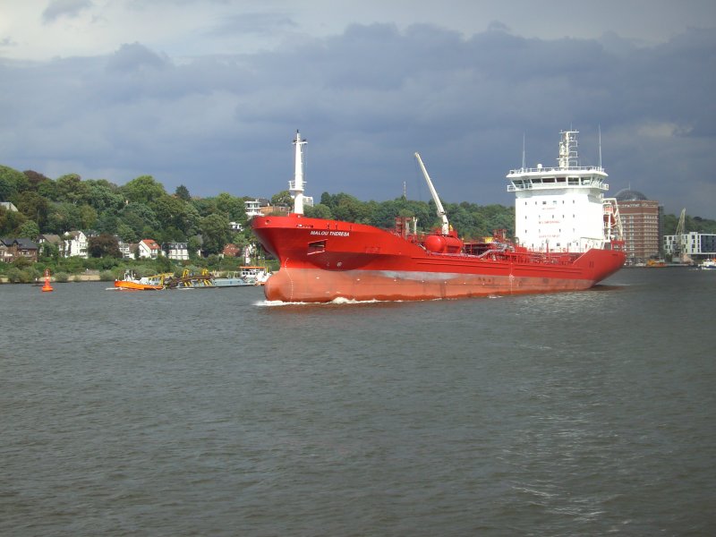 MS Malou Theressa verlsst am 13.08.08 auf der Elbe den Hamburger Hafen.