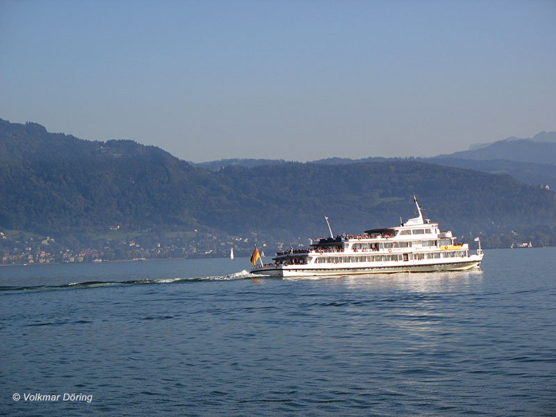 MS  Stuttgart  hat Lindau verlassen und nimmt Kurs auf Konstanz - Bodensee, 10.10.2006
