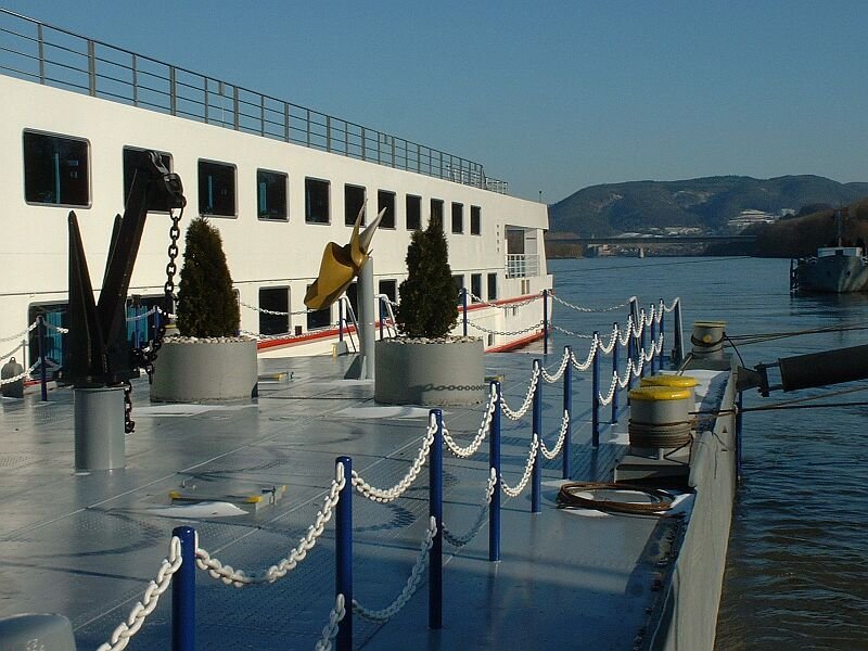 MS  Viking Danube  im Januar 2002 an der Schiffsanlegestelle Melk. sterreich