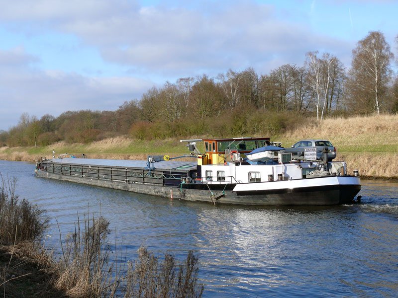 Nachschuss auf Frachtschiff LUMINA, Millingen; Elbe-Lbeck-Kanal, 01.04.2009
