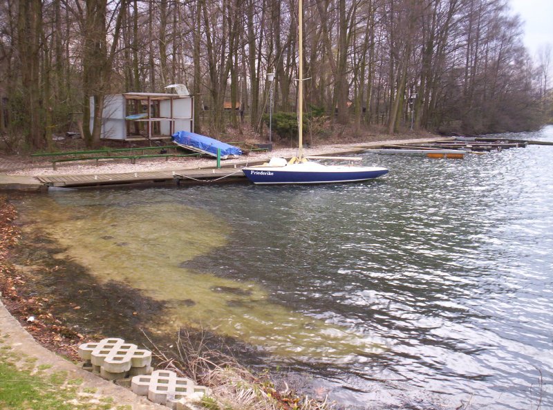 Offenes Kielboot, Typ  Mustang , auf dem Adolosee in Hckelhoven-Ratheim Frhjahr 2006