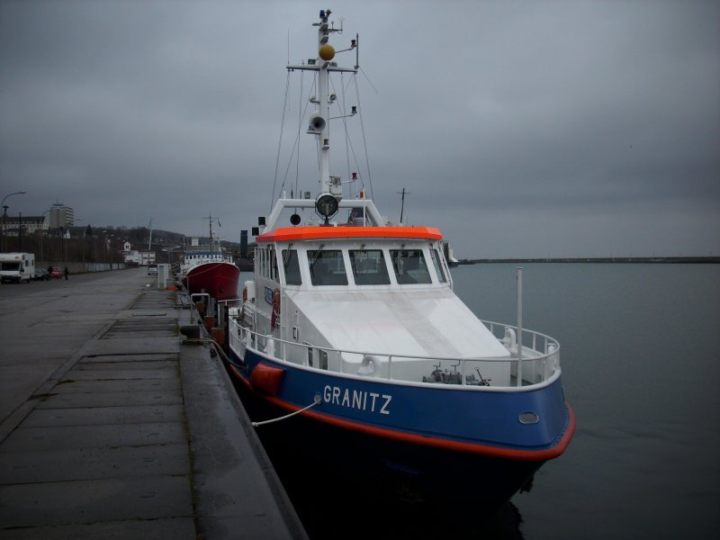 Polizeischiff  Granitz  liegt am 10.Mrz 2009 im Stadthafen Sassnitz.
