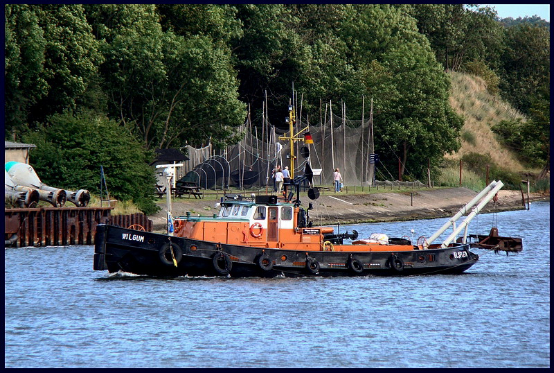 Schlepper WILGUM -IMO 5401600- vor dem Auengelnde des Nautineum Stralsund.  am 12.08.09