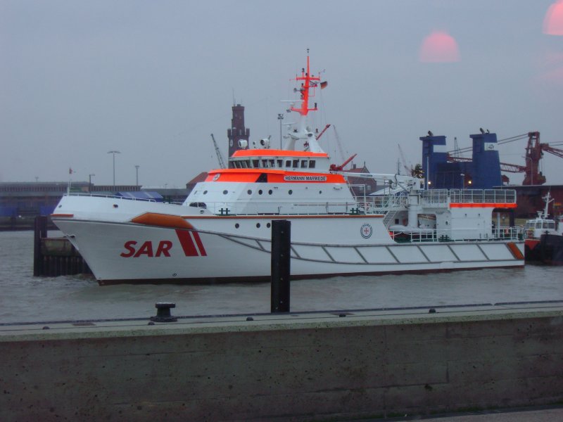Seenotkreuzer Hermann Marwede in Cuxhaven  