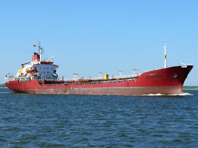 Tanker ALIKI G, Valletta, Malta, (IMO: 8026593) auf der Ebe bei Lhe in Richtung Hamburg; 18.04.2009
