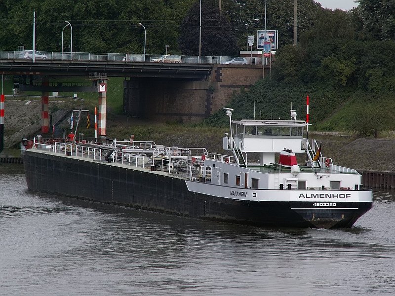 Die 1989 bei der Bayrischen Schiffswerft in Erlenbach gebaute Almenhof 