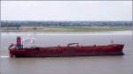 Die 1996 gebaute EMMA VICTORY (IMO 9105085) am 11.07.2011 Weser abw�rts fahrend. Sie ist ein Chemikalien- und �lproduktetanker, 181 m lang, 32 m breit, GT: 26.218, DWT: 46.166 t. Heimathafen ist Bergen (Norwegen). Fr�herer Name: TROITSK.

