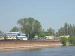 Der Saalekai am Flu�kilometer 87,3 des Hafens Halle Trotha aufgenommen aus dem Kajak am 02.05.2012 um 14:33 Uhr 