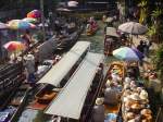 Fr Thailand Besucher gehrt der Besuch des Damnoen Saduak Floating Markets fast schon zum Pflichtprogramm.