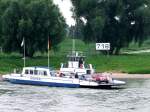 Fhre  NIEDERRHEIN  ist bis auf den letzten Platz belegt und wird in Krze bei KM718 den Rhein berqueren; 080826