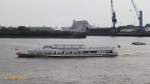 LÜNEBURGER HEIDE am 1.5.2014, Hamburg, Elbe /
Binnenfahrgastschiff / Lüa 45,9 m, B 8,2 m, Tg 0,9 m / 2 MAN-Diesel, ges. 324 kW, 440 PS / 1988 bei Lux-Werft, Mondorf am Rhein / max. 300 Pass. /
