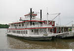 Das Mississippi Fahrgastschiff  Mark Twain  liegt am 16.