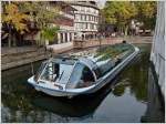 Rundfahrt mit dem Panoramaboot auf der ILL in Strasbourg. Weiter geht es auf der kurvenreichen Strecke an der Maison des Tanneurs im Stadtteil Petite France vorbei. 28.10.2011