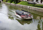 Ausflugsboot auf der Ljubljanica, dem Flu durch Sloweniens Hauptstadt, Juni 2016