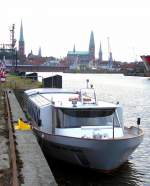 MS Wappen von Lbeck, MMSI 211517500, das Dienstboot von der LHG mit dem auch der Hafenkapitn unterwegs ist liegt an der Pier im Burgtorhafen...