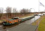 GMS AGT-06 ENI 08340134, hat in der Lbeck-Bssauer Schleuse im Elbe-Lbeck-Kanal  festgemacht...