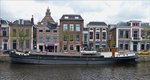  Frachtschiff  Hendrika  Bj 1930, gebaut von der Bauwerft Monnickendam; L 28,20 m; B 5,30 m; Tg 1,67 m; 115 t; liegt seit 1991 im Museumshafen von Leeuwarden vor Anker.  04.05.2016