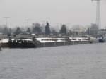 Polnischer Schubverband mit Schubboot Bizon-0-94 am 24.01.2010 im Berliner Westhafenkanal