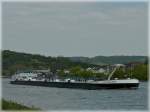 Tankschiff  LLOYDKADE  Euronr 02320519, L 109,9m, B 10,5m, 2494t, Bj 1992 aufgenommen auf der Mosel in der Nhe von Mertert (L) am 17.04.2011.