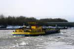 TMS Piz Mandala (04400300 , 67 x 8,18m) am 07.03.2010 nach der Talschleusung in der Schleuse Uelzen II / Elbe-Seitenkanal im Unteren Vorhafen.