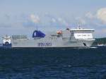 Whrend die COLOR MAGIC die Kieler Frde in Richtung Ostsee verlsst, luft die unter litauischer Flagge fahrene DFDS LISCO MAXIMA (IMO 9350721, Baujahr 2009) ein; 14.05.2009  
