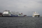 Am Kieler Schwedenkai liegt am 13.6.2016 die Stena Germanica und wird am Abend nach Göteborg auslaufen. Die MS Hamburg verlässt soeben ihren Liegeplatz am Norwegenkai.