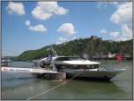Das Ausflugschiff MS  Jeverland  der KD liegt am 07.05.2008 am Rheinufer in Koblenz.