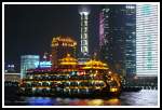 Nchtliche Hafenrundfahrt auf dem Huangpu in Shanghai.