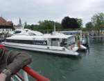 Der Katamaran Fridolin im Hafen von Konstanz (Fhrlinie Konstanz - Friedrichshafen)