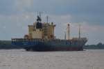 EM  ITHAKI,  ein Frachtschiff mit Heimathafen Monrovia IMO: 9178537. passiert das Schulauer  Fhrhaus zur See gehend am 05.06.2014.