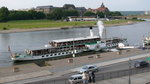 Mit Ertnen der Dampfpfeife hat Personendampfer DRESDEN vom Terrassenufer abgelegt zur Abendfahrt auf der Elbe mit Dixieland- und Jazzmusik; 19.06.2009, 19:30Uhr  