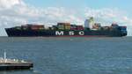 Containerschiff  MSC Dymphna  vor Cuxhaven, 10.9.2015 