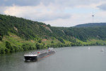 Von der Gülser Brücke in Koblenz konnte ich diesen Schubverband fotografieren, der auf den Namen  Lynn  getauft wurde.
Aufnahmedatum: 15.07.2016