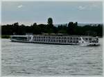 Das Passagierschiff  SCENIC RUBY , gebaut von der Schichau Seebeckwerft AG, aufgenommen am Deutscheneck in Koblenz whrend Sie eine 180Grad drehung auf dem Fluss macht.