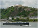 Am 23.06.2011 fhrt das Tankschiff  Liberty  an der Festung Ehrenbreitstein vorbei. Schiffsdaten: Bj 2010, L 84,65 m, B 9,50 m, T 1601, Euronr 04808710.