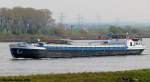 Serenitas (ENI 06000131) am 17.04.2012 auf dem Rhein talfahrend in Hhe der Hafeneinfahrt Krefeld.