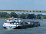 Koppelverband bestehend aus MS PHILOS aus Dordrecht, 02324477, und dem SL PHILOS DYO im Sommer 2014 auf dem Niederrhein Richtung Holland.