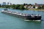 TMS  Ocean  rheinabwrts in Weil, der unter Niederlndischer Flagge fahrende Tanker wurde 2009 gebaut, Lnge 125m, Tonnage 3351t, Juli 2015