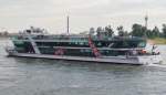 ,,RheinFantasie`` ein Ausflugsschiff von K/D zum Anlegen in Dsseldorf  bereit  zur 30 Party  am 29.08.15.