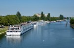 KFGS  Swiss Tiara , im Bassin des Remparts, Teil des Straburger Hafens, Heimathafen Basel/Schweiz, Baujahr 2006, 110m lang, 2130PS, 153 Passagiere, Aug.2016