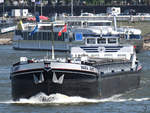 Das Gütermotorschiff  Maria-Jeanet  (02304197) auf dem Rhein. (Düsseldorf, Juni 2018)