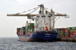 Containerschiff  EVIDENCE ,  Die 1997 gebaute EVIDENCE (IMO 9136230) liegt am 13.12.2014  im Hafen von Arrecife.