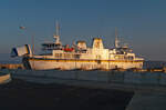 Am frühen Morgen des 05.10.2007 steht die Fähre GAUDOS (IMO 9176319) der Gozo Chanel Line in Ċirkewwa, dem Fährhafen im Norden der Hauptinsel von Malta, zum Beladen. Die Überfahrt nach Gozo dauert nur etwa 25 Minuten, die insgesamt 3 Fährschiffe pendeln hier im dichten Takt.