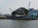 Am 13.01.2011 liegt dieses Kriegsschiff Nr. 833 in Bangkok im Chao Phrya Flu vor Anker