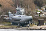 U-Boot U 995 am 12.02.2024 an der Kieler Förde beim Marineehrenmal Laboe