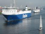 Am 01.06.2013 verlassen MS Finnmill (Finnlines) und MS Kronprins Frederik (Scandlines) den Hafen von Rostock Warnemnde.