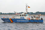BP 61 PRIGNITZ der Bundespolizei hat Lübeck-Travemünde verlassen und fährt hinaus auf die Ostsee. Aufnahme vom 22.07.2018