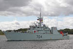 HMCS Shawiningan MM704. Das Schiff (Kanada) ist Teil der Standing NATO Mine Countermeasures Group 1, abgekürzt SNMCMG 1